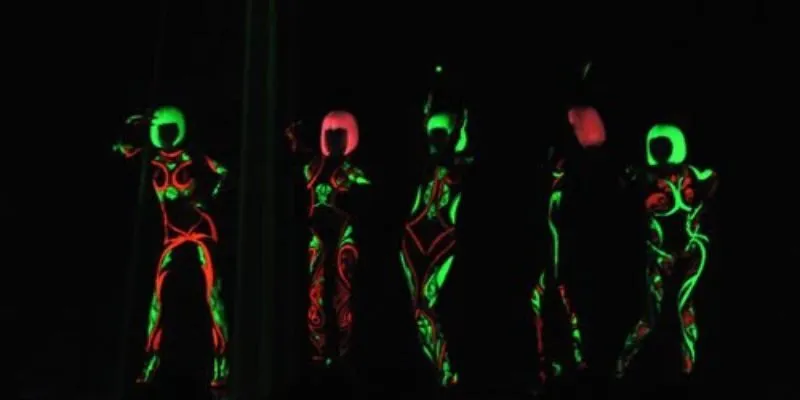 Decal nhiệt ép trang phục biểu diễn